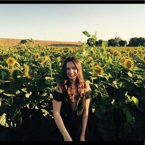 Meet your Posher, Danielle